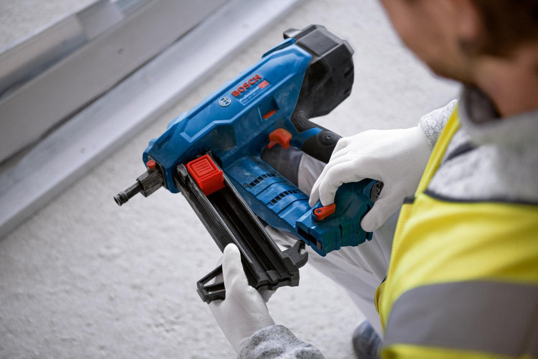 BOSCH Udarač za eksere GNB 18V-38 (06019L7000)-SBT Alati Beograd