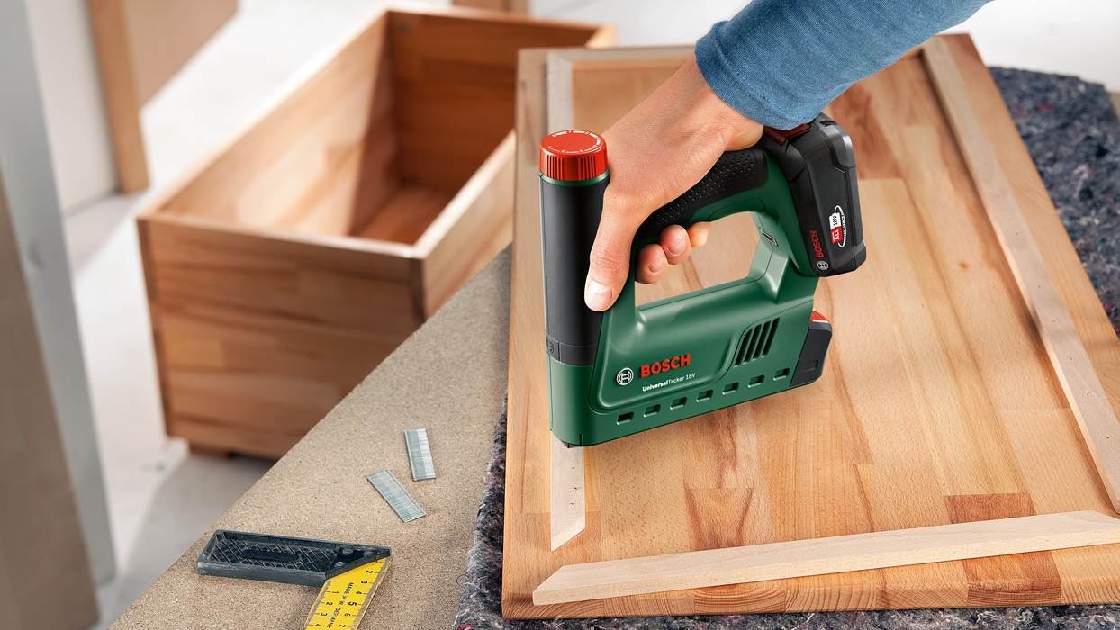 BOSCH Heftalica UniversalTacker 18V-14 (06032A7000)-SBT Alati Beograd