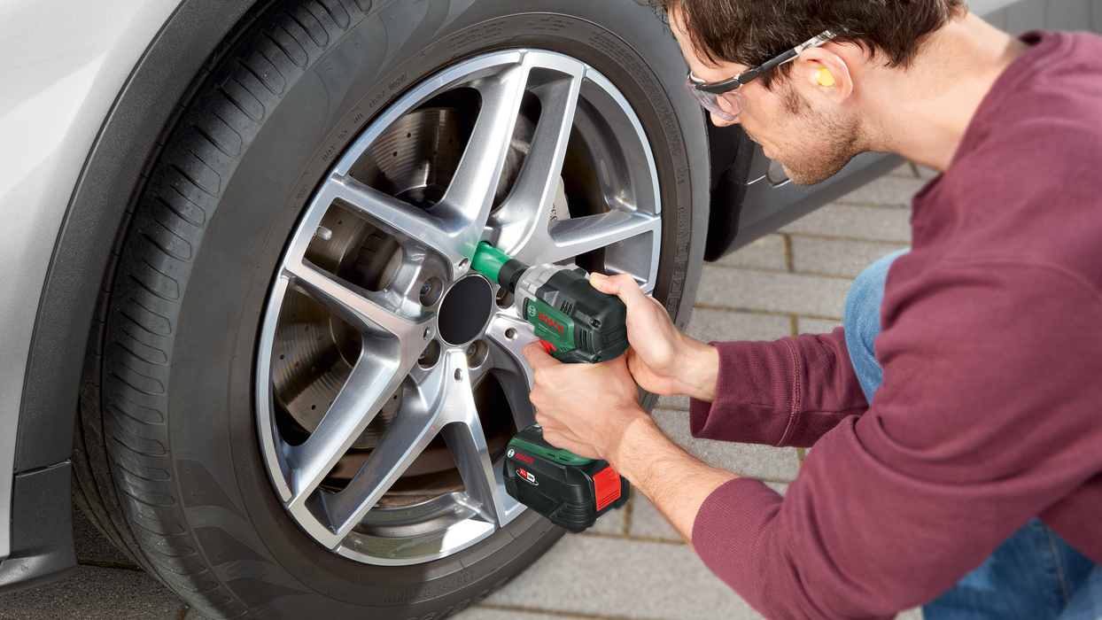 BOSCH UniversalImpactDrive 18V-350 - Uvrtač sa udarcima UniversalImpactDrive (0603980304)-SBT Alati Beograd
