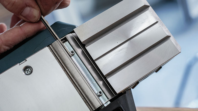 BOSCH PRO nož za rende, 56×5,5×1,1 mm - NOŽ RENDEA 56mm (2608635901)-SBT Alati Beograd