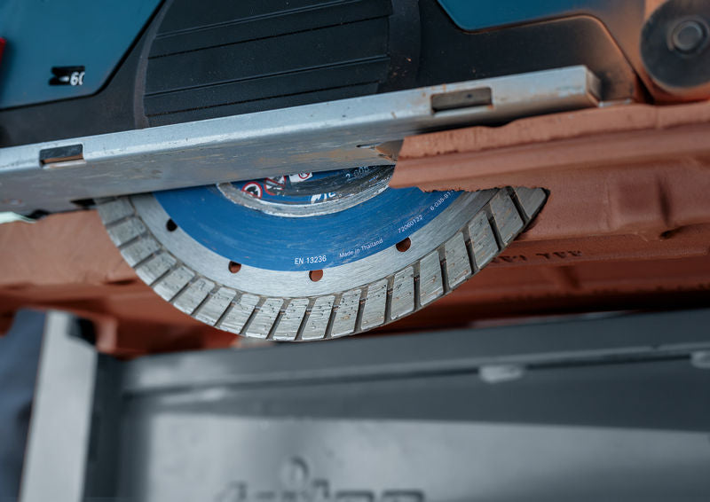 BOSCH EXPERT MultiMaterial dijamantska rezna ploča od 230 x 22,23 x 2,4 x 15 mm - EXPERT MultiMaterial Turbo 230mm (2608901598)-SBT Alati Beograd