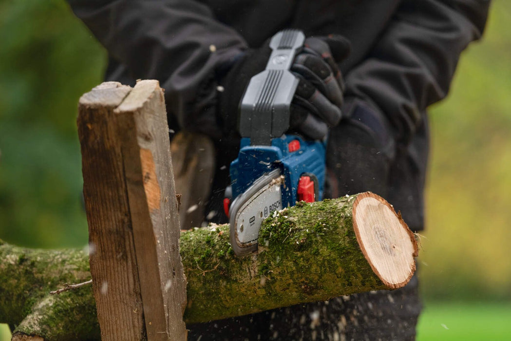 Akumulatorska lančana testera Bosch GKE 18V-15 Professional Solo bez baterije i punjača (06008D7000)-SBT Alati Beograd