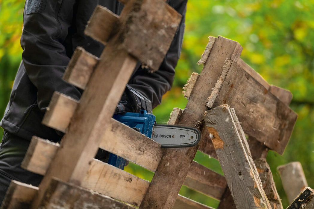 Akumulatorska lančana testera Bosch GKE 18V-15 Professional Solo bez baterije i punjača (06008D7000)-SBT Alati Beograd