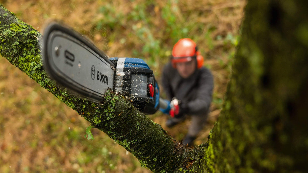 Akumulatorska lančana testera sa teleskopskom drškom Bosch GKE 18V-25 TP Solo (06008D6000)-SBT Alati Beograd
