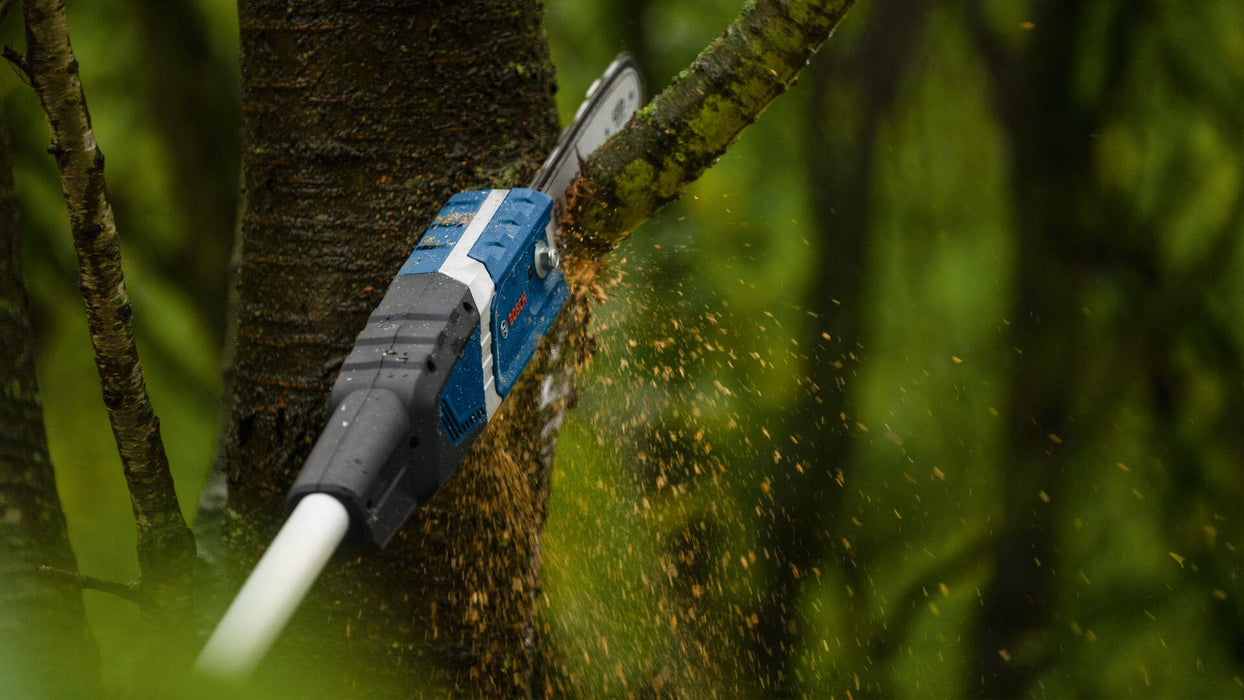 Akumulatorska lančana testera sa teleskopskom drškom Bosch GKE 18V-25 TP Solo (06008D6000)-SBT Alati Beograd