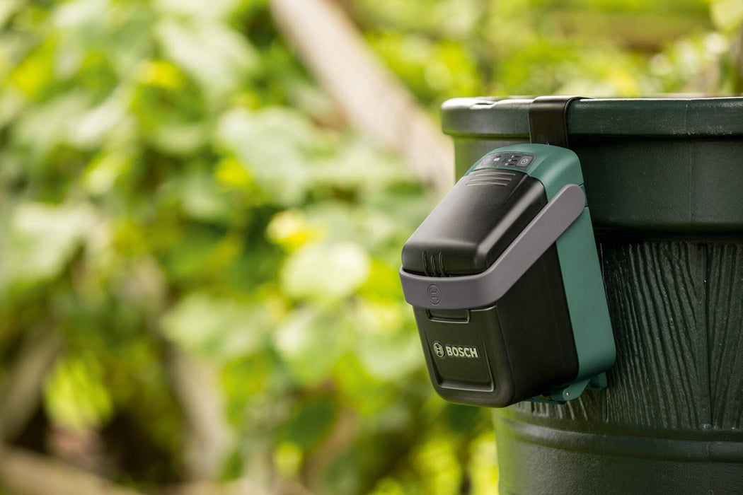 Akumulatorska pumpa za zalivanje Bosch GardenPump 18 Solo; bez baterije i punjača (06008C4201)