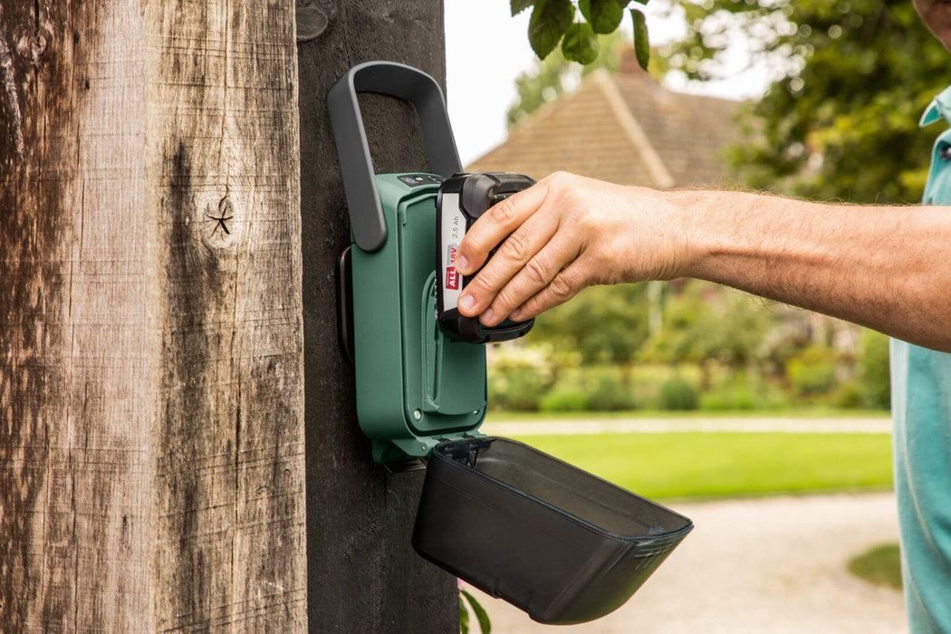 Akumulatorska pumpa za zalivanje Bosch GardenPump 18 Solo; bez baterije i punjača (06008C4201)