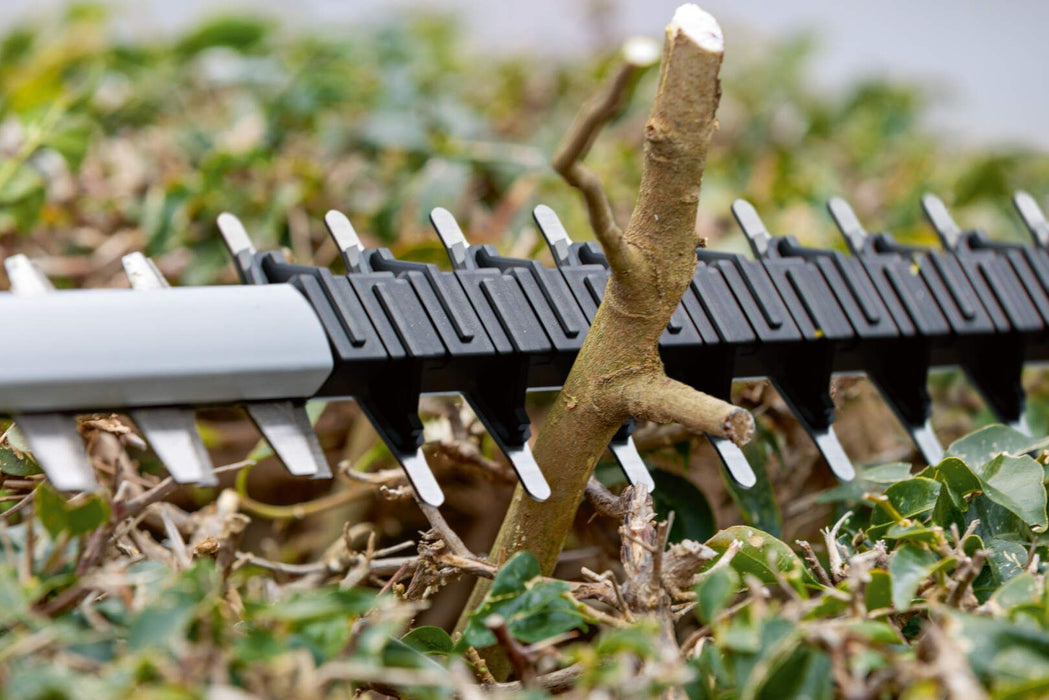 Akumulatorske makaze za živu ogradu Bosch GHE 18V-50 Solo Professional bez baterije i punjača (06008C9500)-SBT Alati Beograd