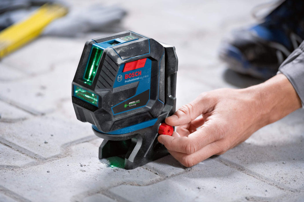Bosch GCL 2-50 G + stativ + magnetni nosač; kombinovani samonivelišući laser za linije sa zelenim zrakom; 2 linije (0601066M01)