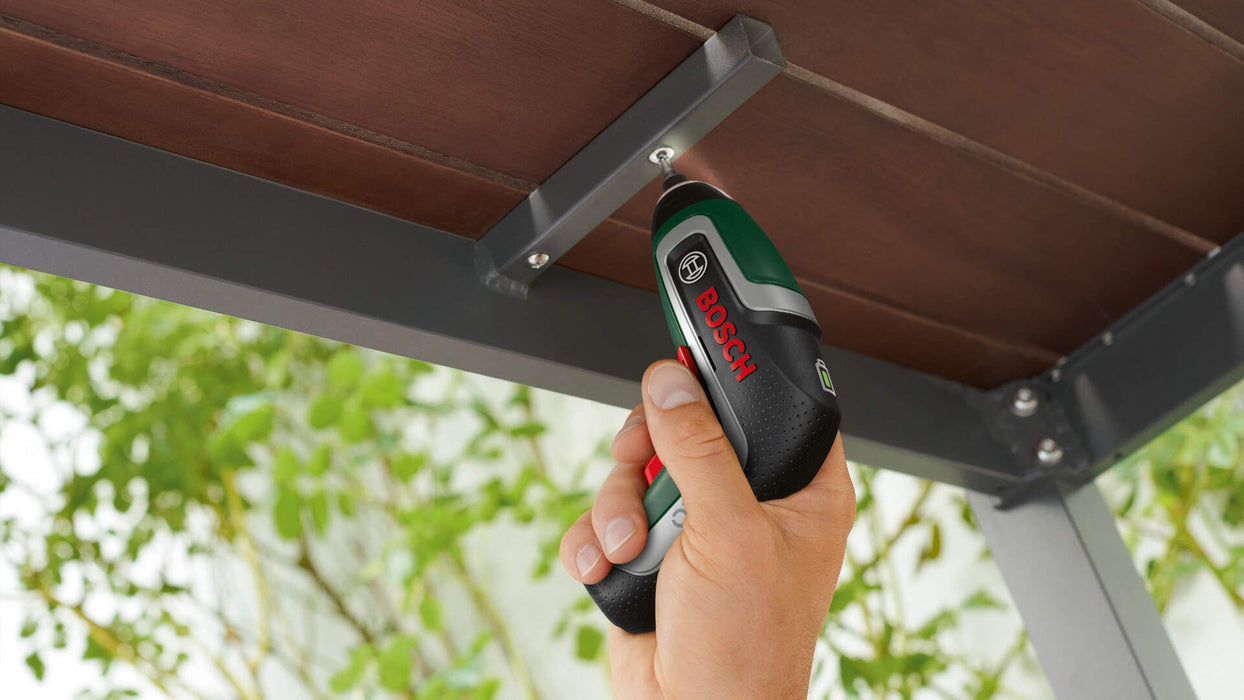 Bosch IXO 7 akumulatorski odvrtač + 10-delni set bitova (06039E0020)