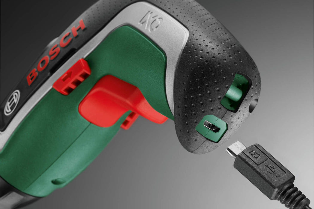 Bosch IXO 7 akumulatorski odvrtač + 10-delni set bitova (06039E0020)